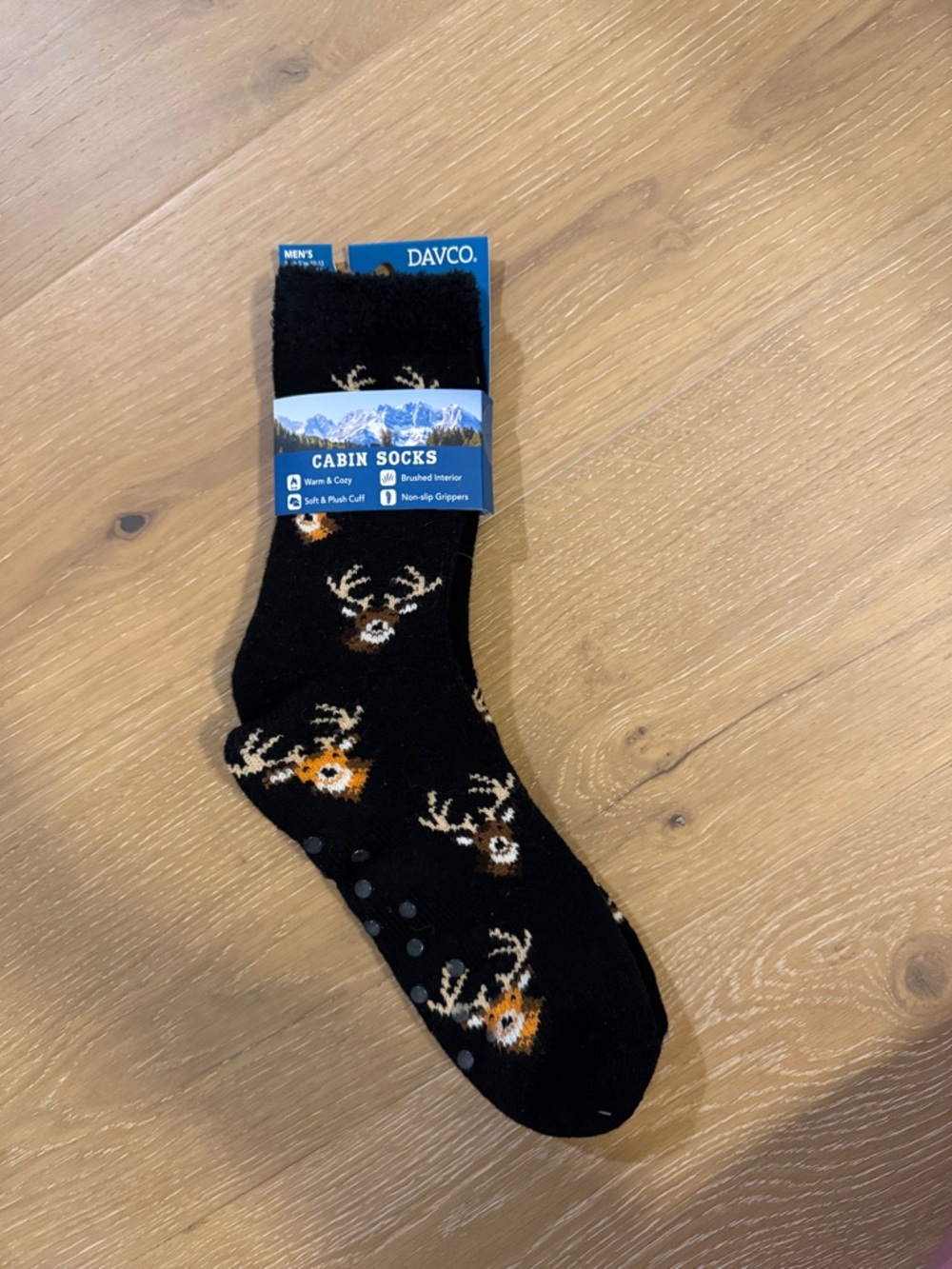 DAVCO Men's Black Cabin Socks with Deer Motif